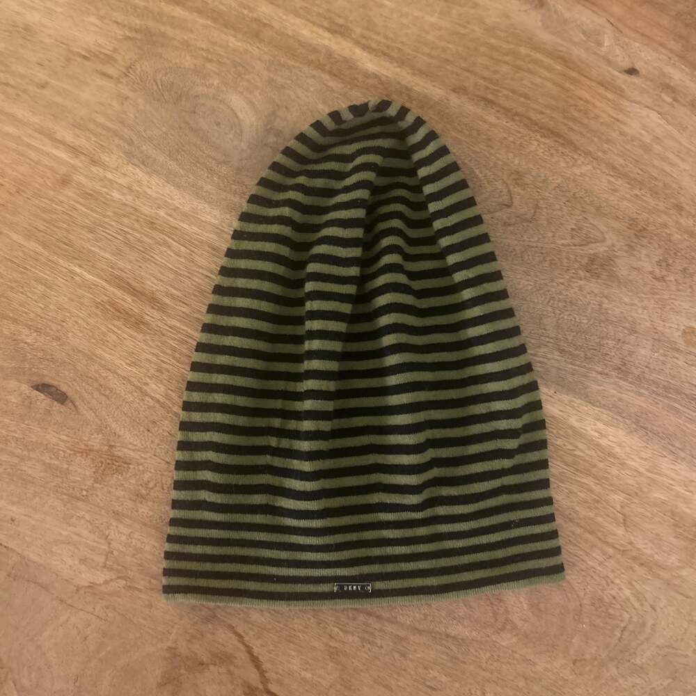 DKNY Women's Fuzzy Animal Print Beanie Knit Hat Leopard White #Y9